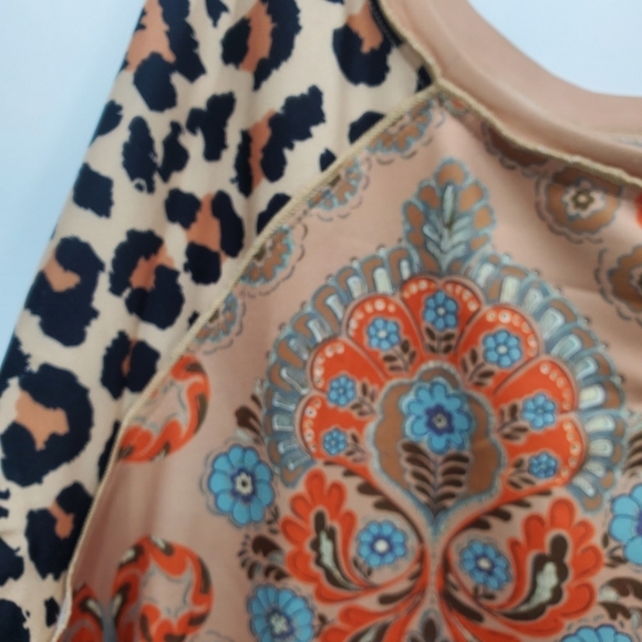 Leopard and floral print pullover women's size xl - Picture 3 of 6
